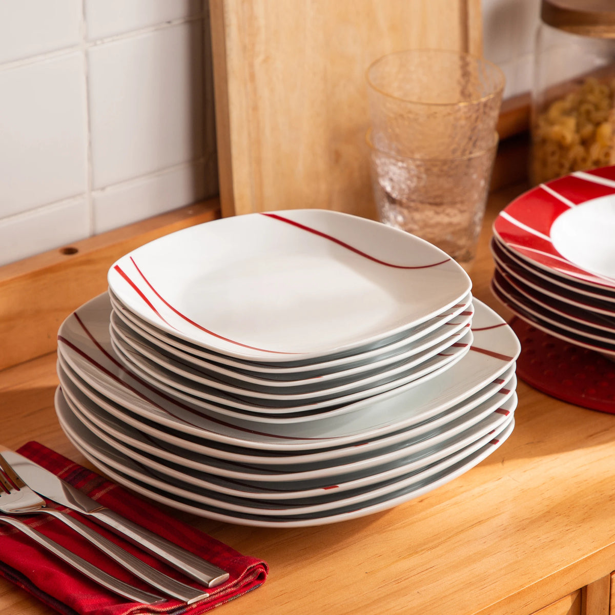 MALACASA Series Felisa 18-Piece Red Stripes Porcelain Dinner Set with 6*Dessert Soup Dinner Plates Service For 6person