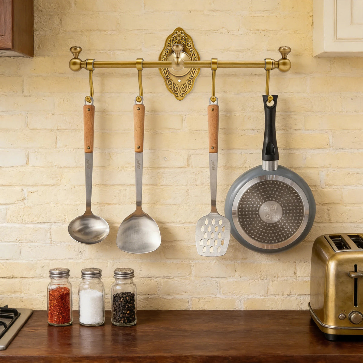 4 Hooks Bathroom Towel Rack, Clothes Hanger Garment Rack, Hat Holder Brass with Hooks for Toilets, Hotels Gold